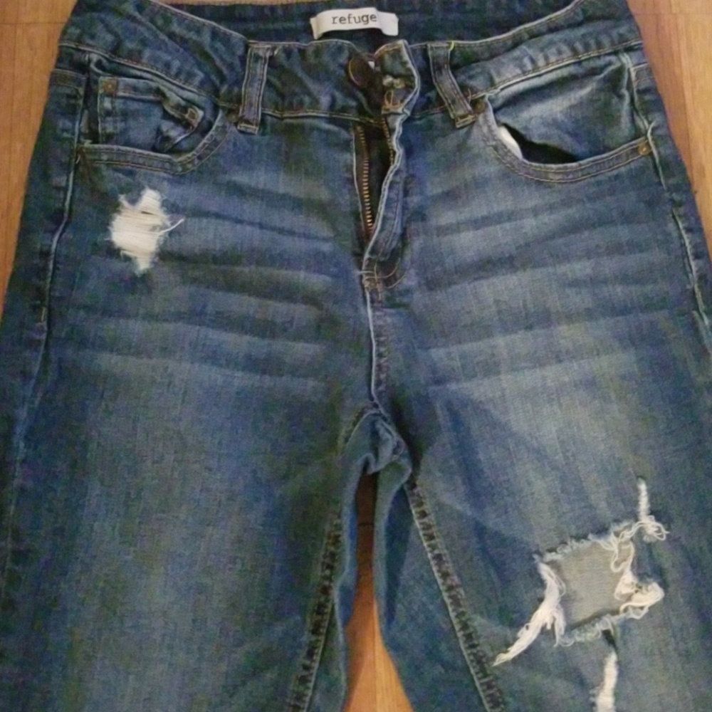 Distressed skinny jeans - Picture 2 of 3
